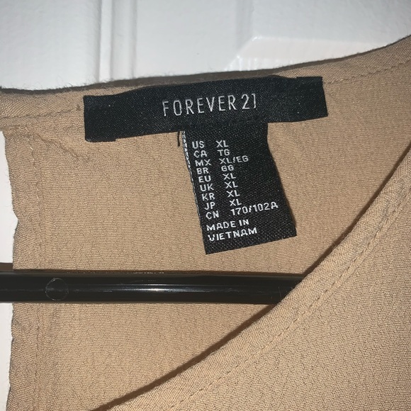 SALE! Forever 21 flowy dress - Picture 2 of 4